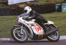 Load image into Gallery viewer, TRIS5 - TRI/BSA 3-CYL SLIPPERY SAM SEAT