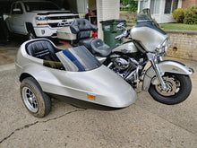 Load image into Gallery viewer, Sport Windshield (Dark Smoke GRAY)