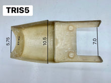 Load image into Gallery viewer, TRIS5 - TRI/BSA 3-CYL SLIPPERY SAM SEAT