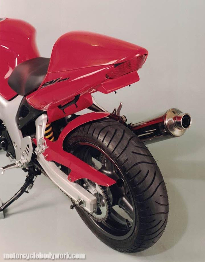 SV66 - 99/02 SV650 REAR SWING ARM FENDER