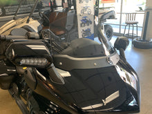 Load image into Gallery viewer, 15.5in. Light Gray (Eluder)