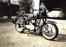 Load image into Gallery viewer, BMW 250