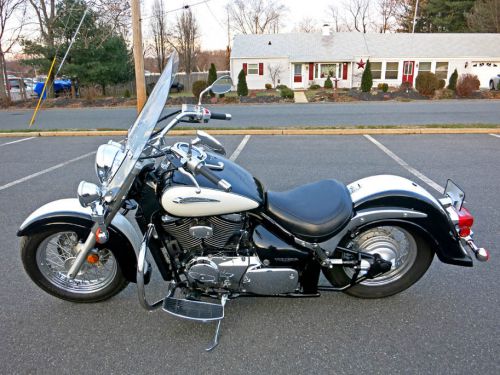 Suzuki Intruder